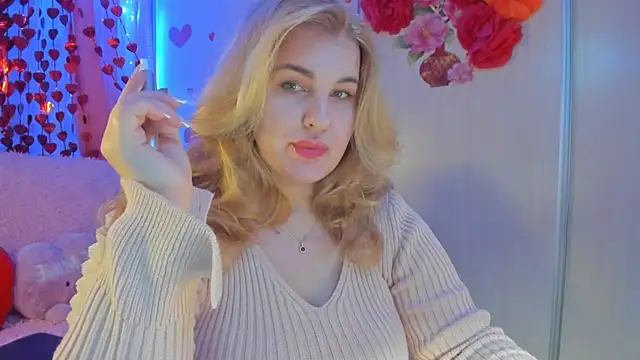 CoraSwon online show from February 13, 2025, 6:38 pm