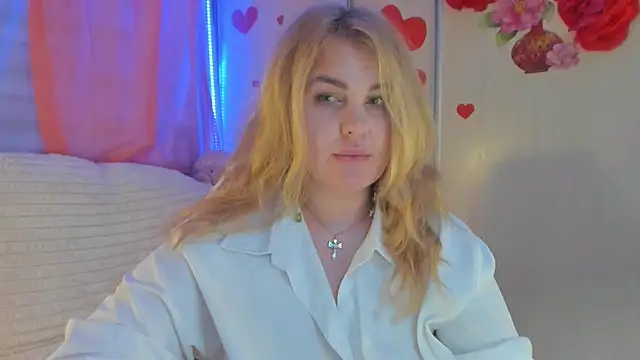 CoraSwon online show from March 6, 2025, 12:54 am