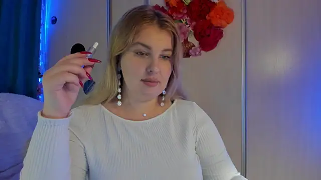 CoraSwon online show from September 21, 2025, 6:20 pm