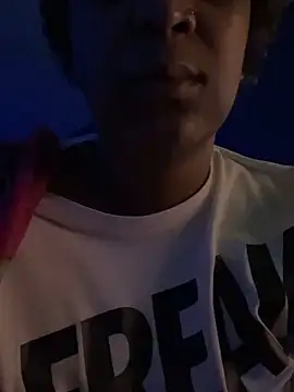 KLoveeee online show from March 13, 2025, 1:21 am