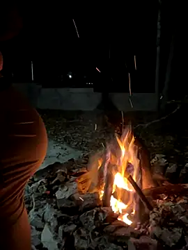 KLoveeee online show from November 24, 2025, 1:27 am