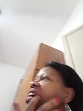 Snapshot of littlebrunett chatting on January 30, 2025, 12:59 pm littlebrunett online show from January 30, 2025, 12:59 pm