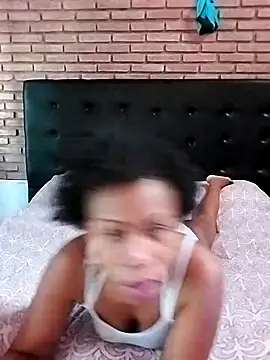 Snapshot of littlebrunett chatting on October 4, 2025, 12:25 pm littlebrunett online show from October 4, 2025, 12:25 pm