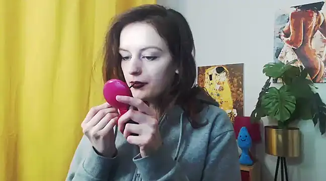 juicyNadine online show from December 13, 2024, 6:21 am