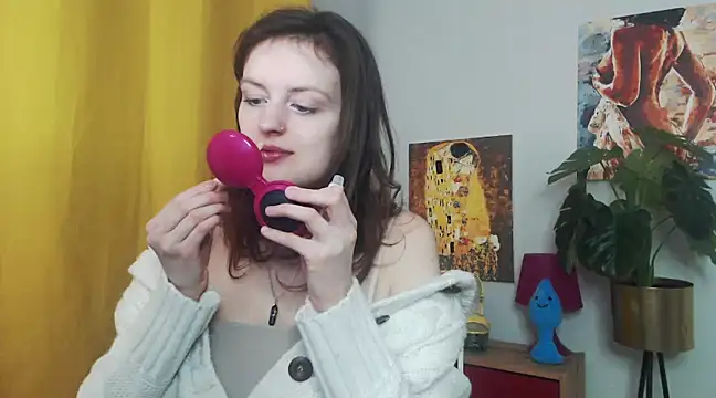 juicyNadine online show from February 12, 2025, 6:19 am