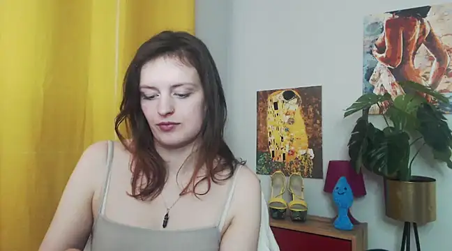 juicyNadine online show from February 12, 2025, 9:20 am