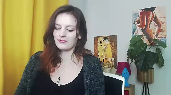 juicyNadine online show from March 3, 2025, 9:22 am