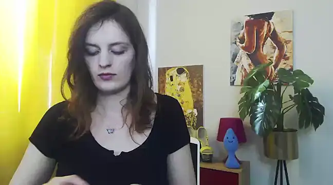 juicyNadine online show from March 10, 2025, 12:26 pm