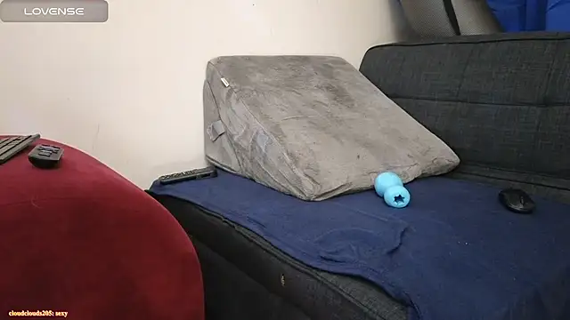 Snapshot of pantslesstraveler_plt chatting on March 13, 2025, 12:35 pm pantslesstraveler plt online show from March 13, 2025, 12:35 pm