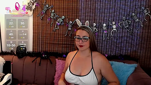 Snapshot of ariana_cross chatting on October 15, 2025, 12:38 pm ariana cross online show from October 15, 2025, 12:38 pm