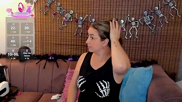 Snapshot of ariana_cross chatting on October 17, 2025, 11:57 am ariana cross online show from October 17, 2025, 11:57 am