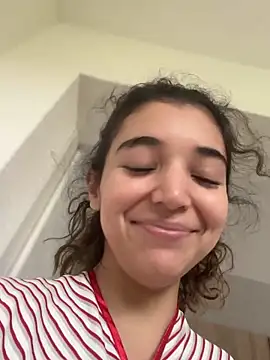 uniquerossie online show from November 9, 2025, 10:13 am