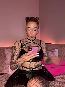 Chachou000 online show from January 27, 2025, 7:03 pm