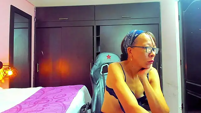 daniela xue online show from March 15, 2025, 12:04 am