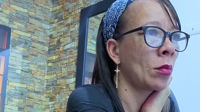 daniela xue online show from September 23, 2025, 8:23 pm