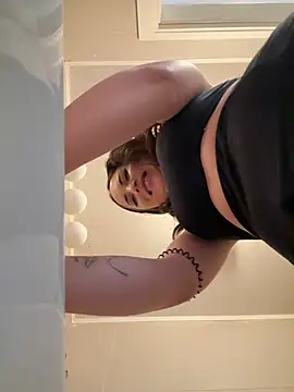 AvaGianna online show from December 19, 2024, 8:13 pm