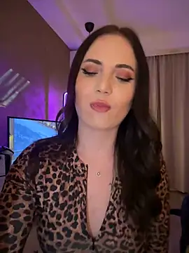 AvaGianna online show from January 5, 2025, 8:00 pm