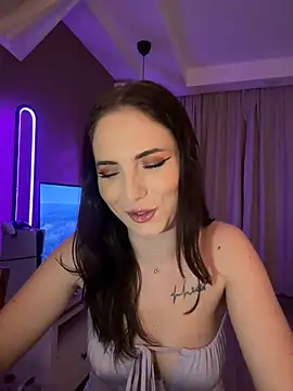 AvaGianna online show from January 17, 2025, 4:36 pm