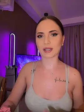 AvaGianna online show from January 25, 2025, 6:13 pm