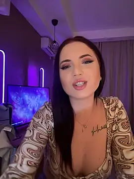 AvaGianna online show from January 29, 2025, 8:04 pm