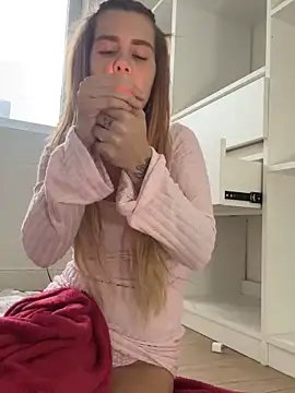 EmiliaCatalina online show from October 29, 2025, 8:32 pm