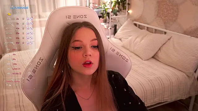 Snapshot of linessssa chatting on February 19, 2025, 7:27 pm linessssa online show from February 19, 2025, 7:27 pm