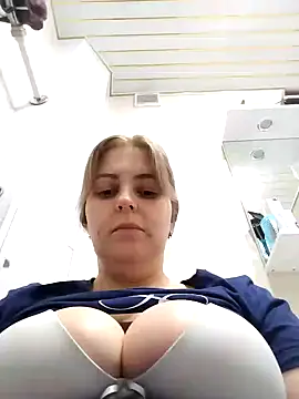 Lady nice cat online show from February 8, 2025, 12:28 pm