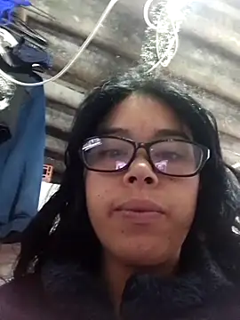 Snapshot of Angie-1998 chatting on November 7, 2025, 10:10 pm Angie-1998 online show from November 7, 2025, 10:10 pm