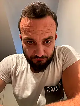 Snapshot of cosmin9000 chatting on October 5, 2025, 6:23 am cosmin9000 online show from October 5, 2025, 6:23 am