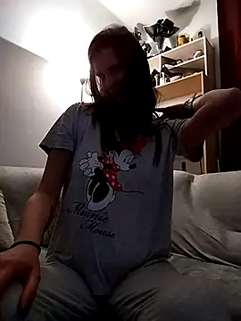 LauraBaby online show from November 13, 2025, 9:36 pm