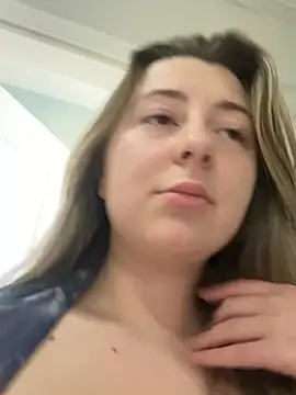Snapshot of curvyflawless chatting on January 14, 2025, 12:03 pm curvyflawless online show from January 14, 2025, 12:03 pm