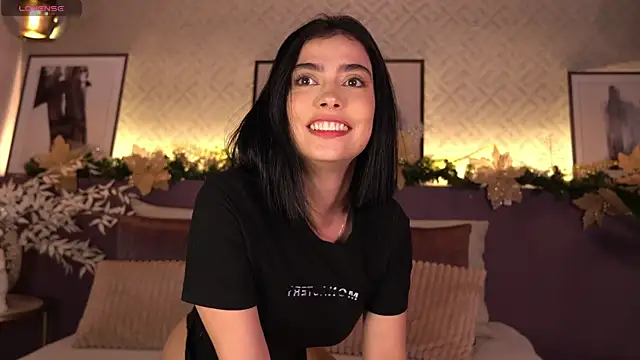 Snapshot of ElleDiane chatting on December 30, 2024, 1:04 am ElleDiane online show from December 30, 2024, 1:04 am
