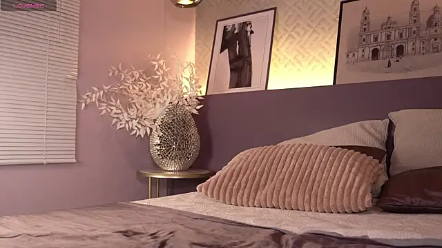 Snapshot of ElleDiane chatting on January 8, 2025, 3:08 am ElleDiane online show from January 8, 2025, 3:08 am