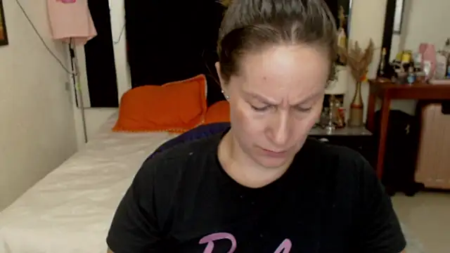 CATRINA-83 online show from November 5, 2025, 9:59 pm