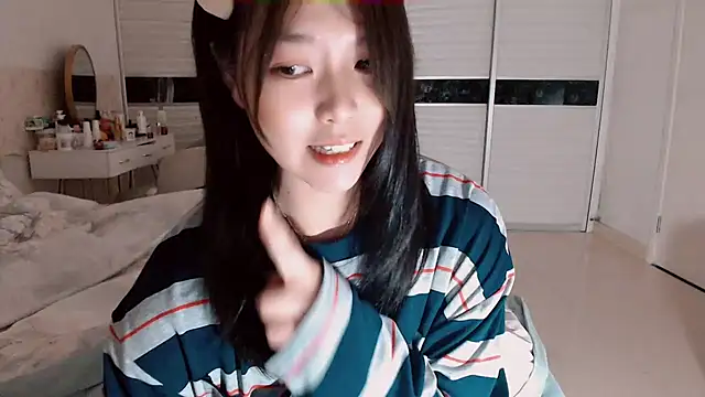 -Lucky Girl online show from October 27, 2025, 2:43 pm