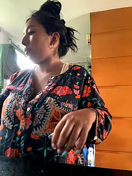 Snapshot of emmyjhonson07 chatting on November 3, 2025, 12:39 pm emmyjhonson07 online show from November 3, 2025, 12:39 pm