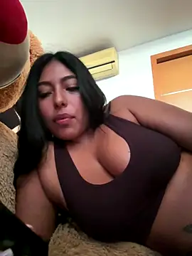 Snapshot of emmyjhonson07 chatting on November 24, 2025, 2:17 pm emmyjhonson07 online show from November 24, 2025, 2:17 pm