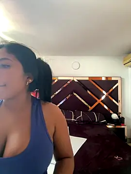 Snapshot of emmyjhonson07 chatting on December 4, 2025, 2:15 pm emmyjhonson07 online show from December 4, 2025, 2:15 pm