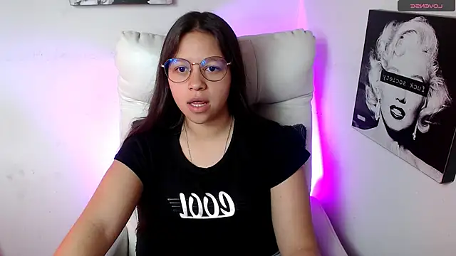 Snapshot of SamanthaRoldaan chatting on January 20, 2025, 4:45 pm SamanthaRoldaan online show from January 20, 2025, 4:45 pm