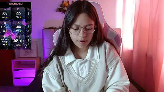 Snapshot of SamanthaRoldaan chatting on February 22, 2025, 5:57 pm SamanthaRoldaan online show from February 22, 2025, 5:57 pm
