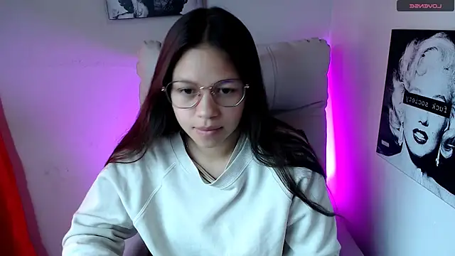 Snapshot of SamanthaRoldaan chatting on March 2, 2025, 1:49 pm SamanthaRoldaan online show from March 2, 2025, 1:49 pm