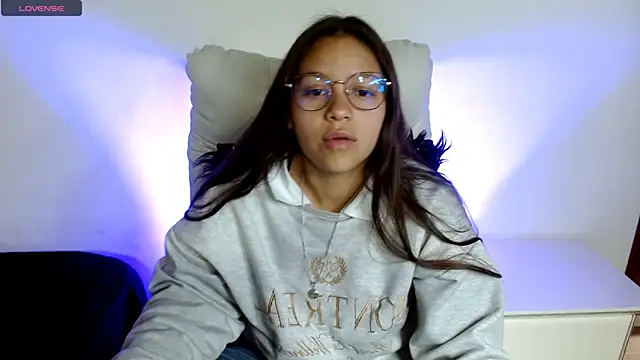 Snapshot of SamanthaRoldaan chatting on March 18, 2025, 4:37 pm SamanthaRoldaan online show from March 18, 2025, 4:37 pm