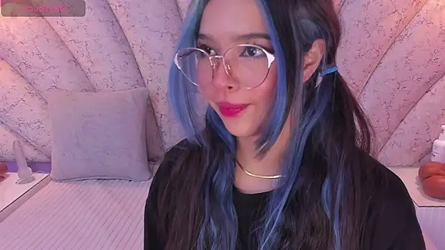 Snapshot of chloe_watson_ chatting on February 11, 2025, 11:54 pm chloe watson online show from February 11, 2025, 11:54 pm