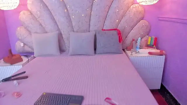 Snapshot of chloe_watson_ chatting on March 13, 2025, 7:50 pm chloe watson online show from March 13, 2025, 7:50 pm