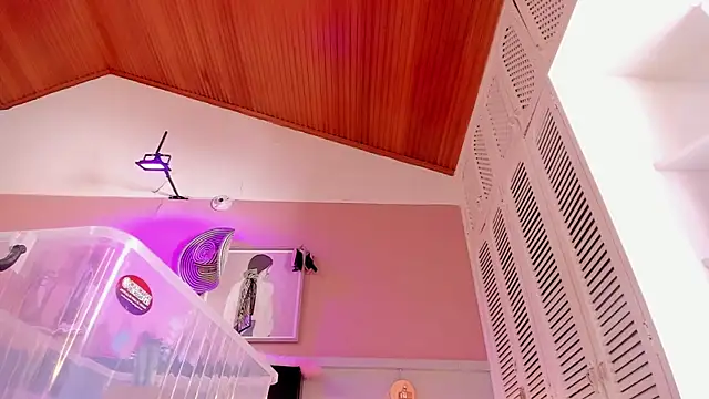 Snapshot of chloe_watson_ chatting on September 16, 2025, 7:26 pm chloe watson online show from September 16, 2025, 7:26 pm