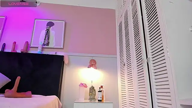 Snapshot of chloe_watson_ chatting on October 25, 2025, 3:07 pm chloe watson online show from October 25, 2025, 3:07 pm