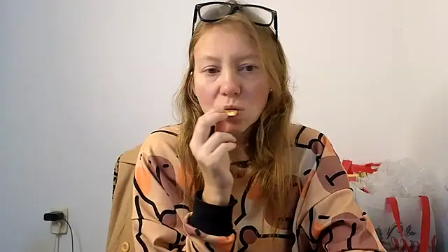 Snapshot of Jony_Marta chatting on March 16, 2025, 4:45 pm Jony Marta online show from March 16, 2025, 4:45 pm