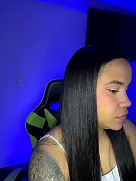 Snapshot of leila_22 chatting on November 19, 2025, 7:52 am leila 22 online show from November 19, 2025, 7:52 am