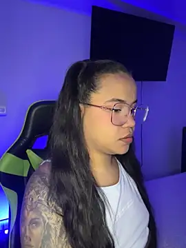 Snapshot of leila_22 chatting on November 28, 2025, 7:33 am leila 22 online show from November 28, 2025, 7:33 am