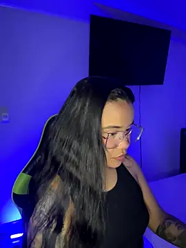 Snapshot of leila_22 chatting on November 29, 2025, 8:06 am leila 22 online show from November 29, 2025, 8:06 am